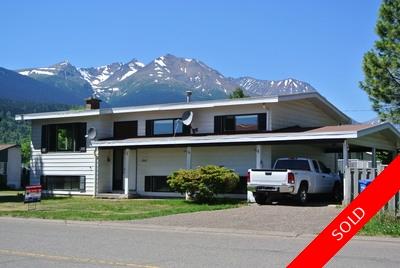 Downtown Smithers Real Estate for sale: 4 bedrooms upper level / 1 bedroom suite lower level 2,574 sq.ft.